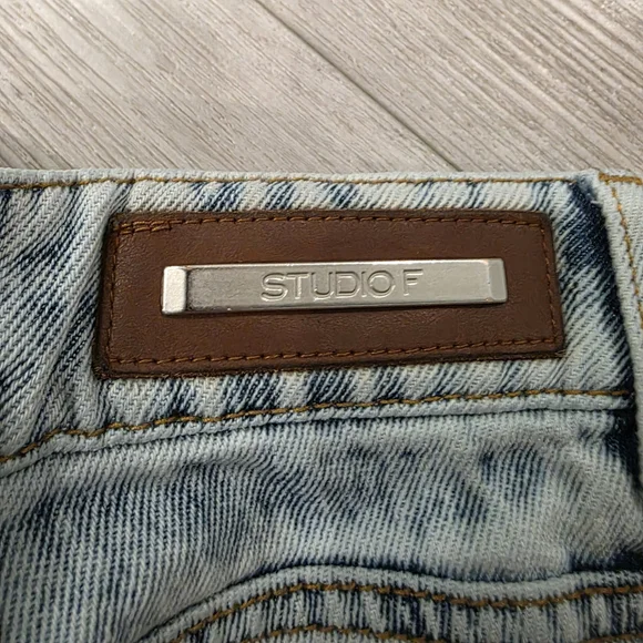 Studio F Chic Denim Wide-Leg Jeans - Picture 7 of 10